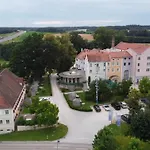 Gutshotel Otel 3*