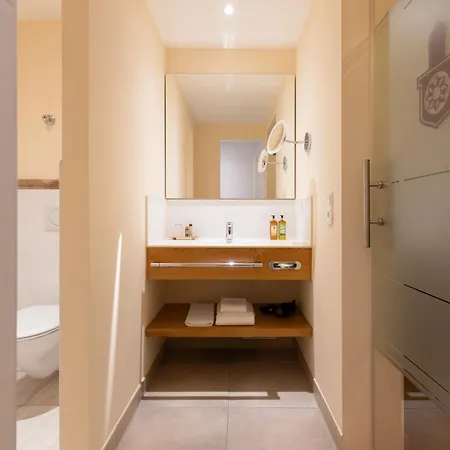Otel Gutshotel 3*