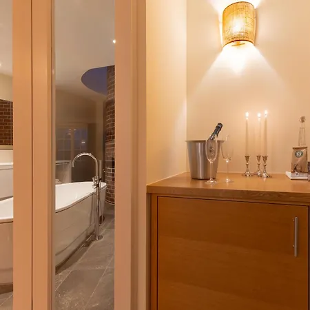 Ξενοδοχείο Gutshotel 3*