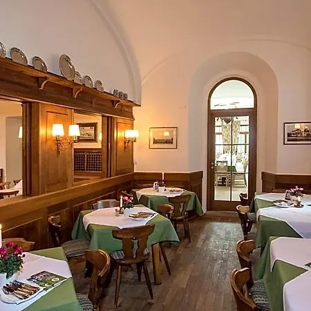 Gutshotel Otel 3*