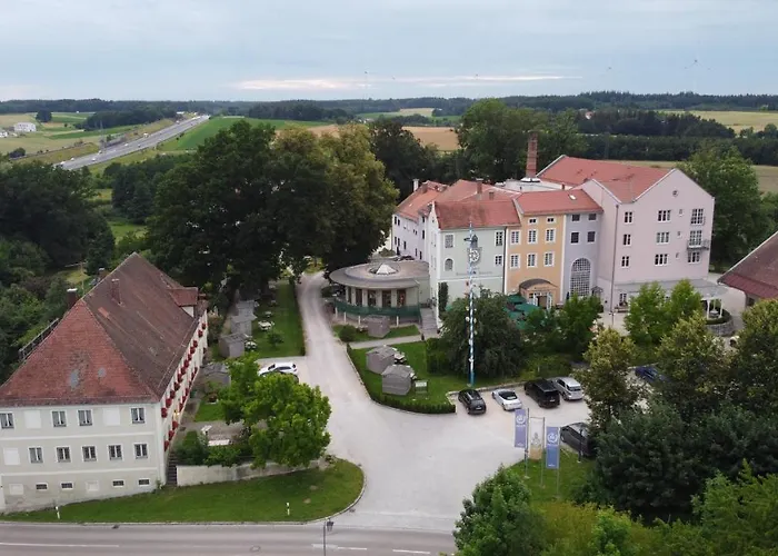 Gutshotel Hotel 3*