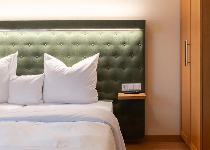 Gutshotel Hotel 3*